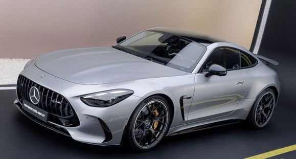 La nouvelle Mercedes-AMG GT : Un choix plus coûteux que la Porsche 911