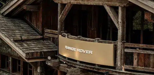 La Range Rover House accueille les clients du constructeur dans un chalet exclusif à Megève