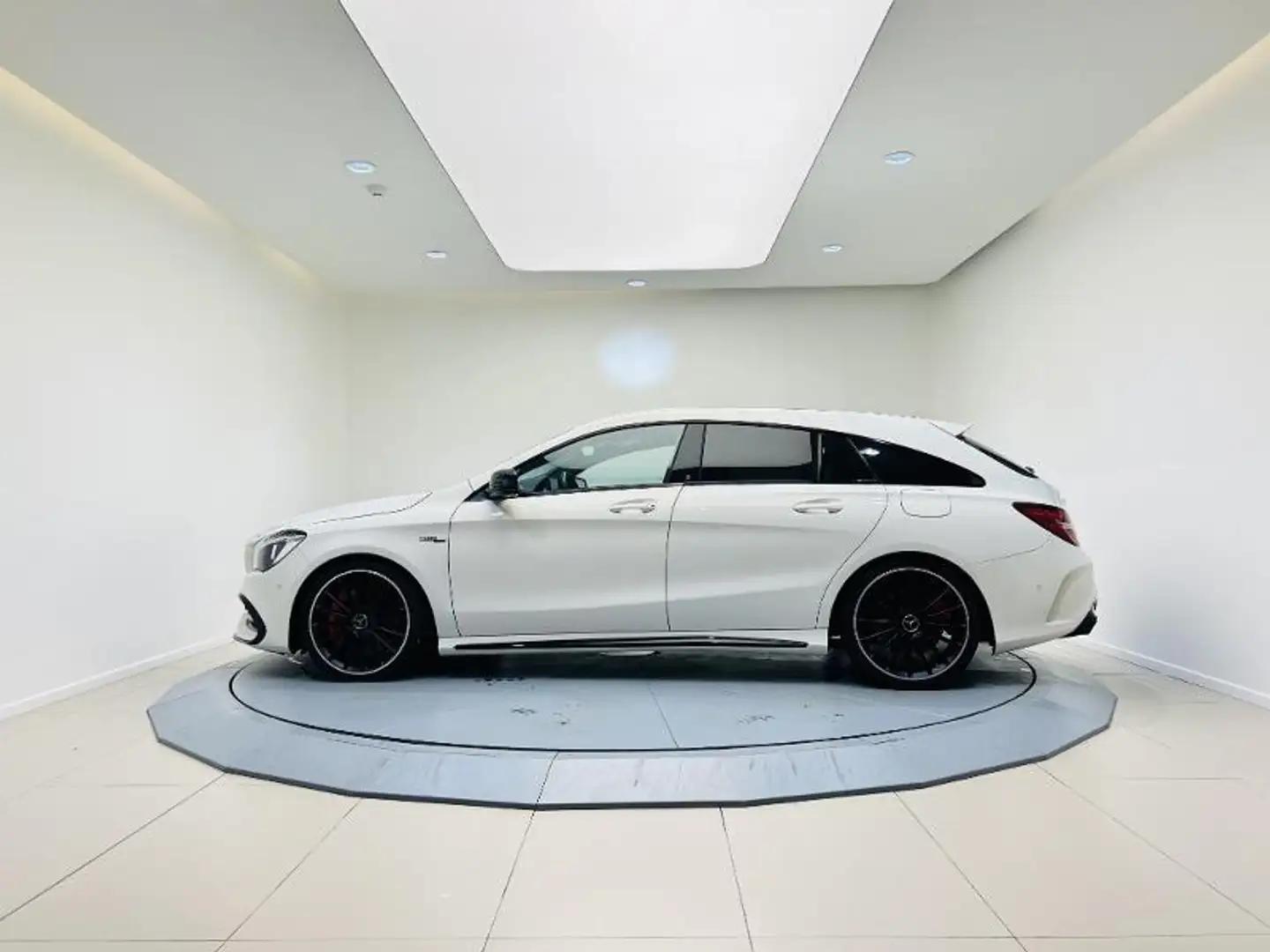 Mercedes-Benz CLA 45 AMG