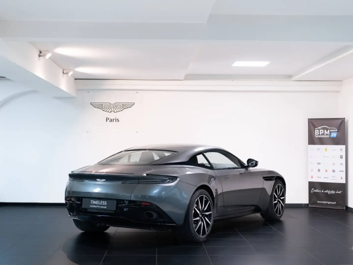 Aston Martin DB11